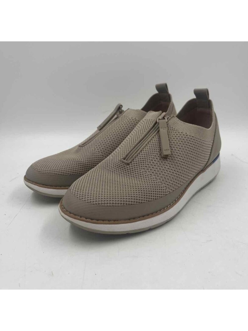 Hush Puppies Women's Shoe Size 7.5 Tan Textured Casual Shoes